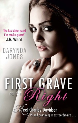 première tombe - Charley Davidson - Tome 1 : Première tombe sur la droite de Darynda Jones First grave on the right